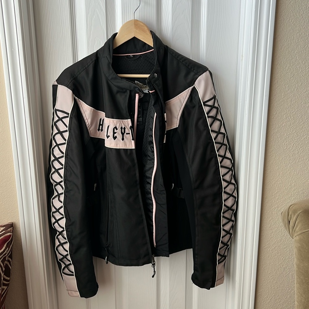 Authentic Harley Davidson riding jacket. black/pink.
